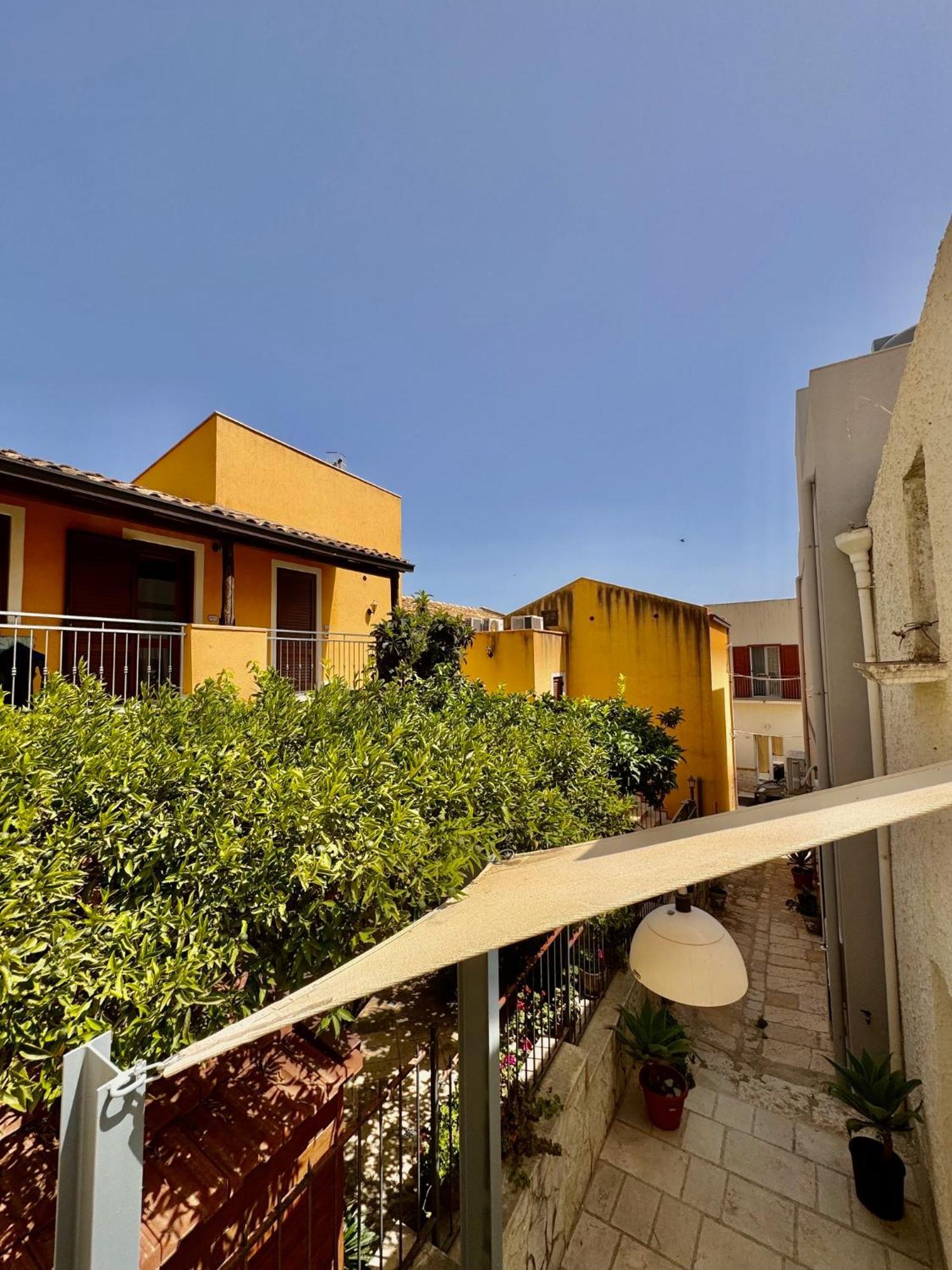 Casa Vacanze S. Marco Valderice Bagian luar foto
