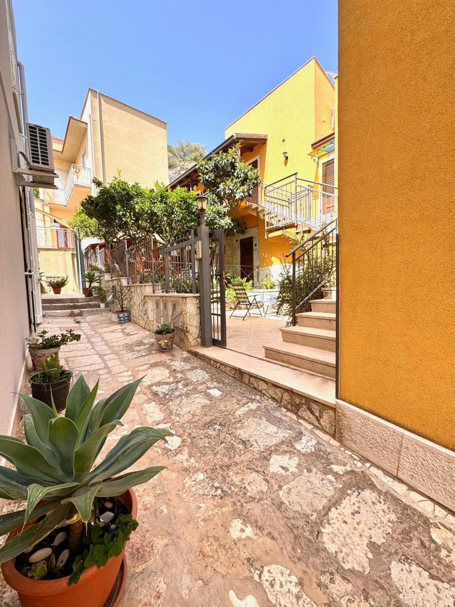 Casa Vacanze S. Marco Valderice Bagian luar foto