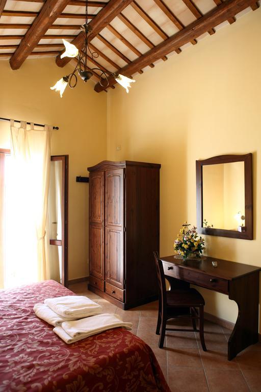 Casa Vacanze S. Marco Valderice Bagian luar foto