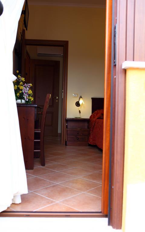 Casa Vacanze S. Marco Valderice Ruang foto