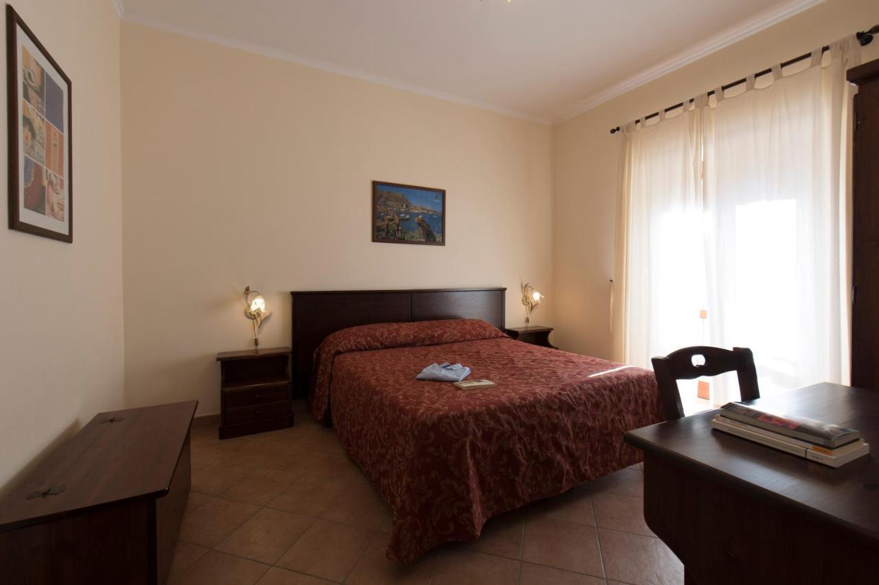 Casa Vacanze S. Marco Valderice Bagian luar foto